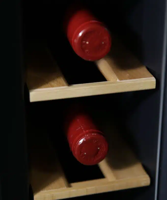Small Wine Cooler 7 bottles for freestanding or built-in solutions
