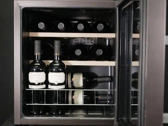 Wine cooler 15 bottles freestanding