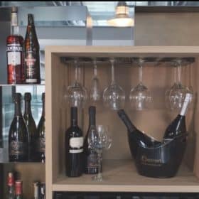 video Wine Wall 911