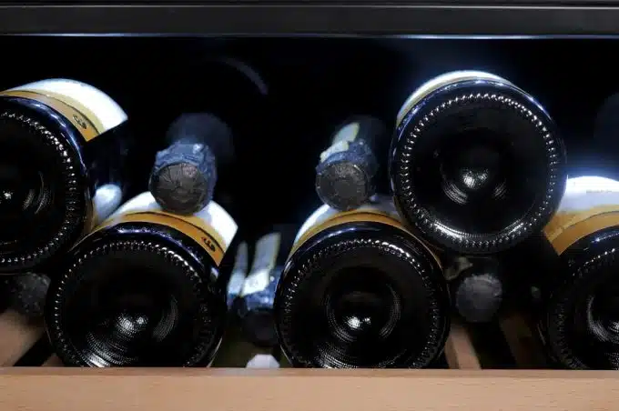 datron_club_cantinetta_frigo_vino_42_bottiglie_design_doppia_temperatura_incasso_cucina__wncjc130bfg-03