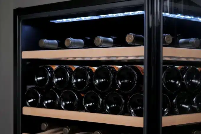 datron_club_cantinetta_frigo_vino_116_bottiglie_design_doppia_temperatura_libera_installazione_incasso_wncjc350bfg-06